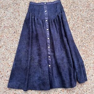 VTG Junior Leather Patterned Navy Blue  Midi Skirt Size 7/8 Made in USA